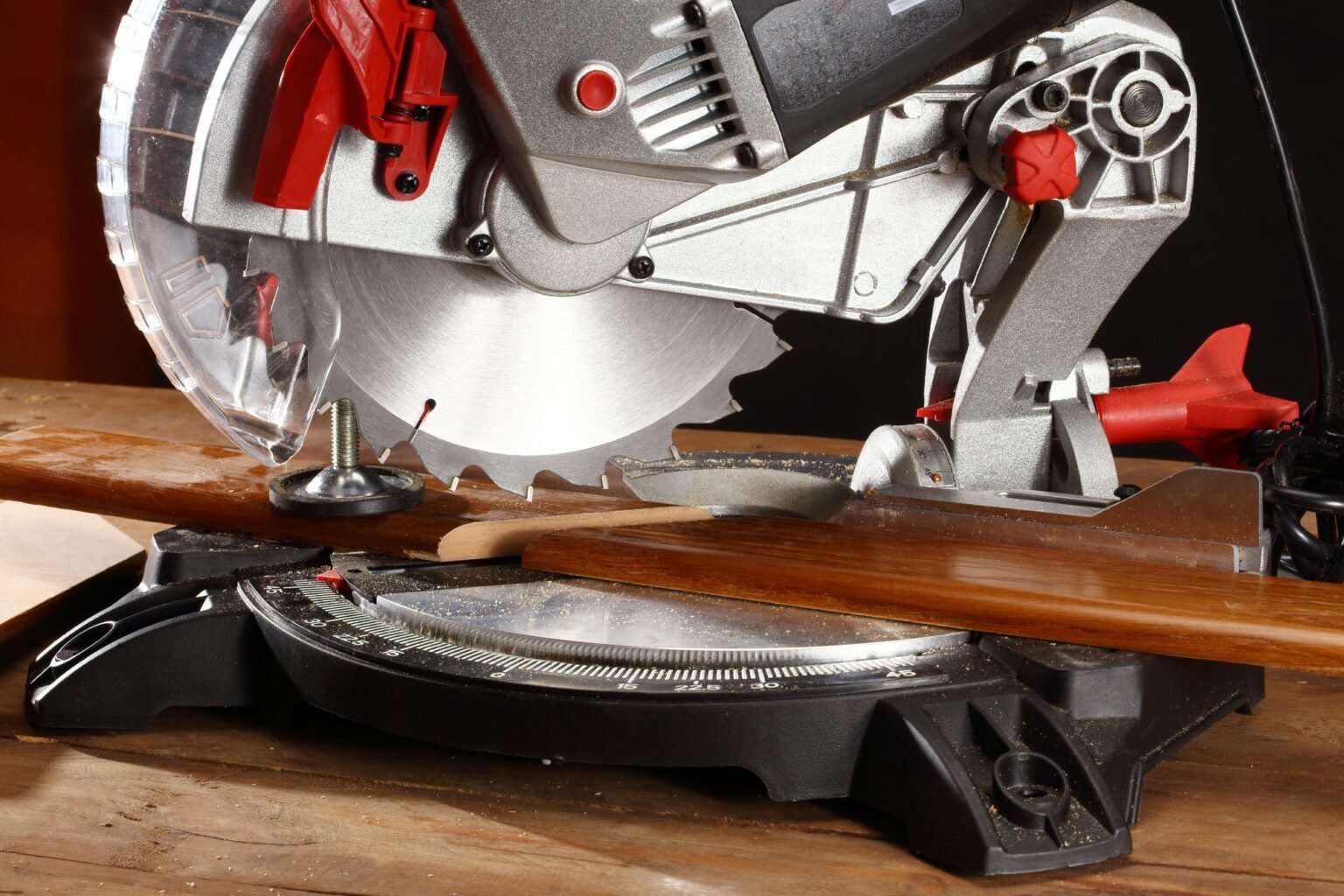 Best Mitre Saw Reviews UK 2022 - Top 10 Picks Compared - Homes Guide