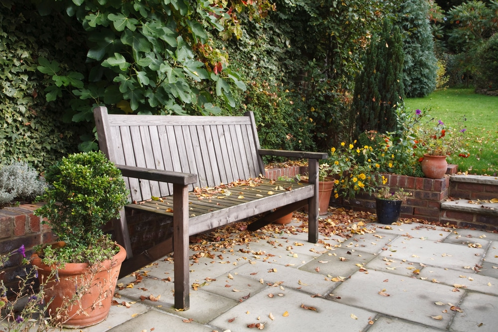 how to restore a wooden garden bench