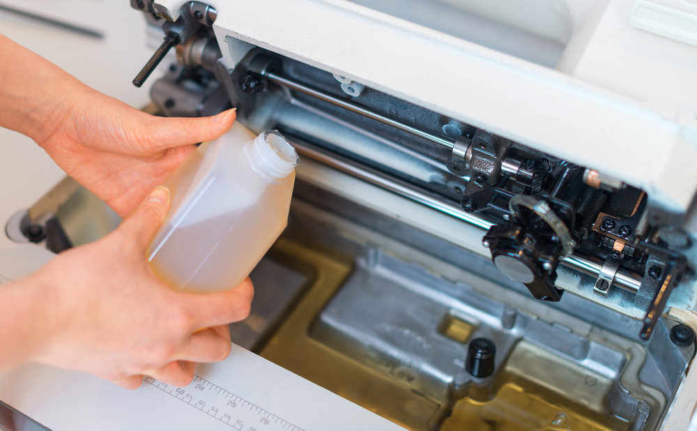 How to Clean and Oil a Sewing Machine