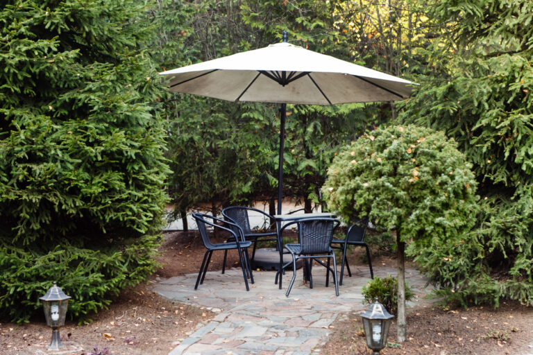 How to Position a Cantilever Parasol