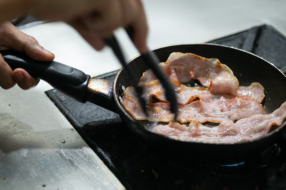 how to cook bacon in a frying pan